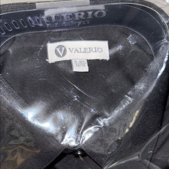 Classic Black Dress Shirt with Traditional Collar - Picture 3 of 7